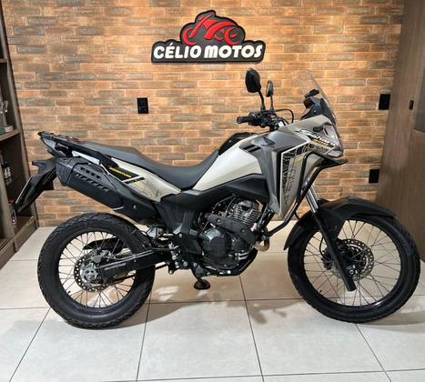HONDA XRE 300 SAHARA ADVENTURE HONDA XRE 300 SAHARA ADVENTURE